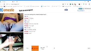 Парень нашел себе в чате телочку которая не против поласкать пизду в прямом эфире