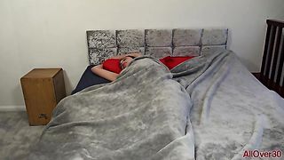 Муж разбудил супругу и качественно оттрахал ее в постели